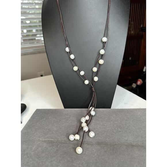 Multi strand brown leather floating pearl necklace - Picture 5 of 8